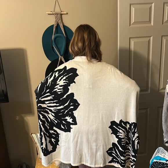 Marla Wynne Jaquard knit open kimono - Picture 2 of 4
